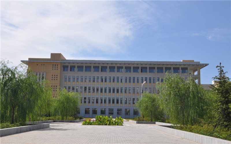 鄂尔多斯生态环境职业学院